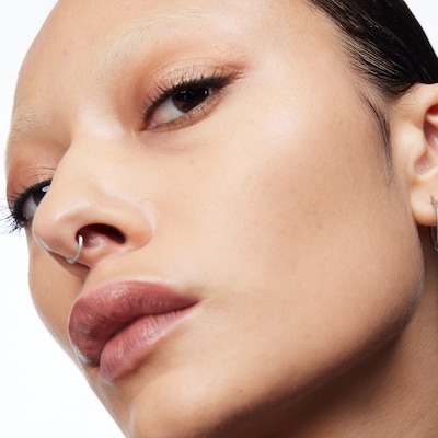 THE PERFORMER Skin-Focused Foundation 4