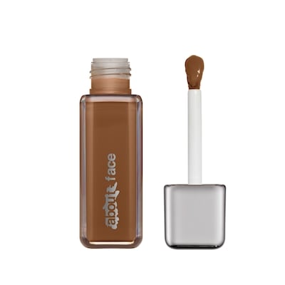 THE PERFORMER Skin-Focused Foundation 2