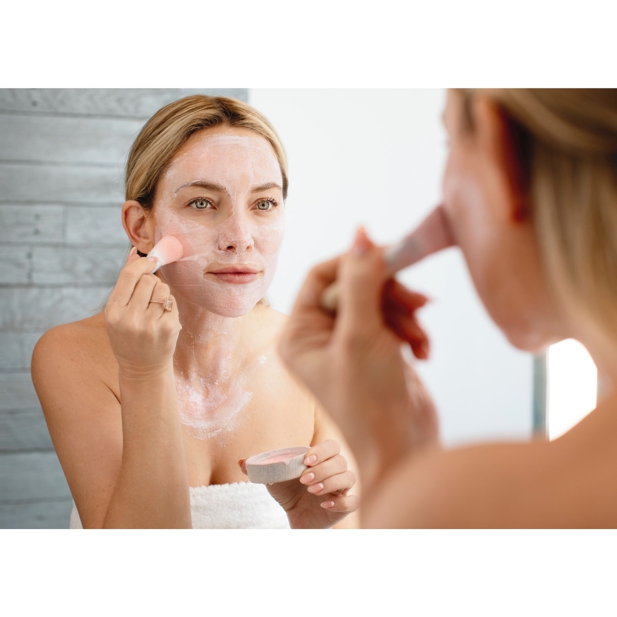 Masque revitalisant à la poudre d'acacia et de rose