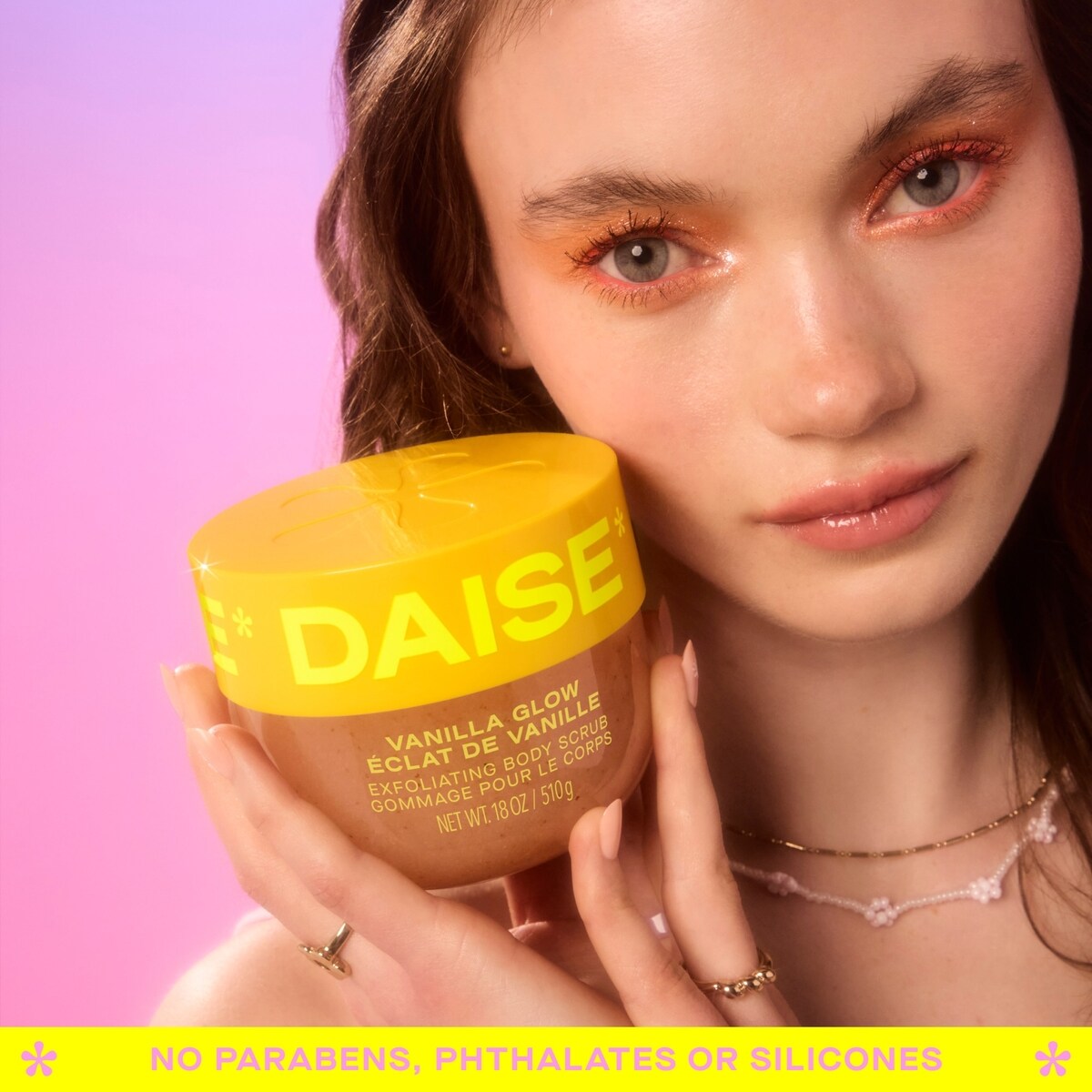 DAISE Exfoliating Body Scrub in Vanilla Glow