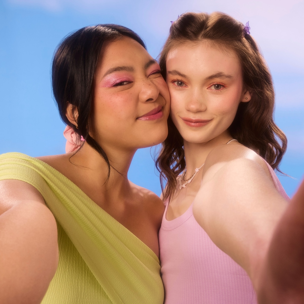 DAISE Exfoliating Body Scrub in Pomegranate Glow